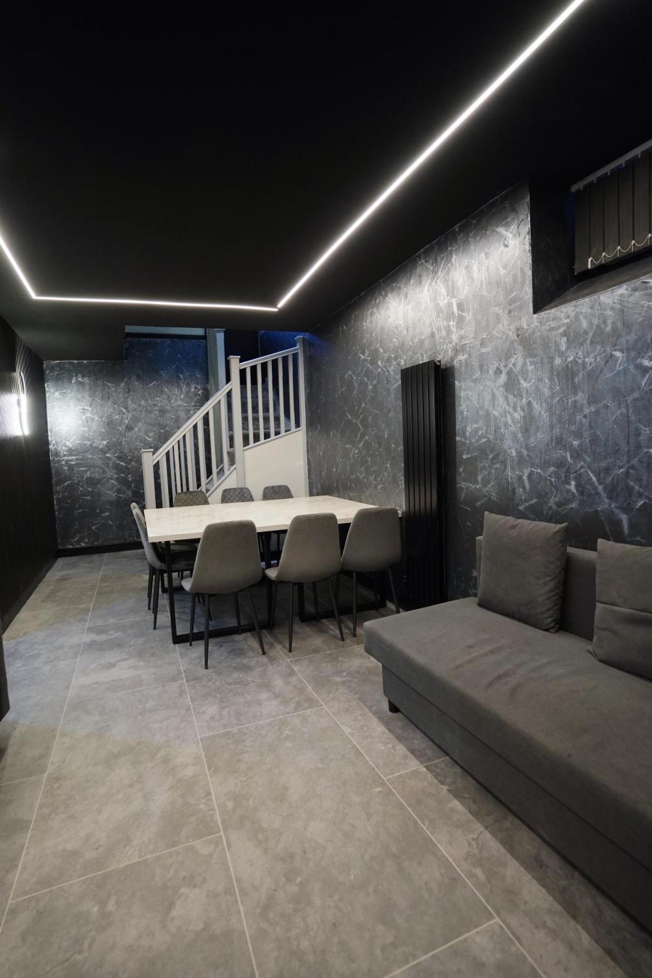 Nero Suite Sleeps Fourteen Manchester Exteriör bild